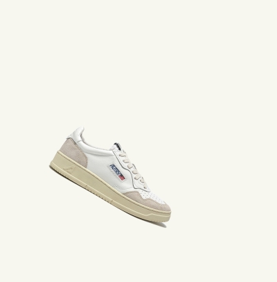 Women's Autry Medalist Low Sneakers White | 520817HTM