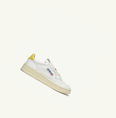 Women's Autry Medalist Low Sneakers White Yellow | 619437OJL